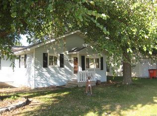 311 E Driskill St, Sorento, IL 62086