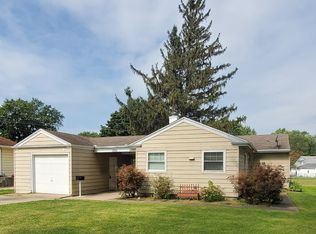 1355 Circle Dr NW, Kankakee, IL 60901