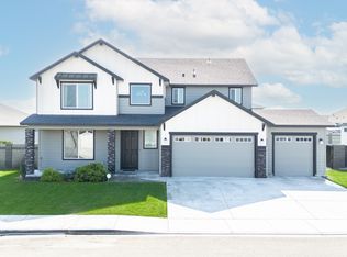 8221 Gardner St, West Richland, WA 99353