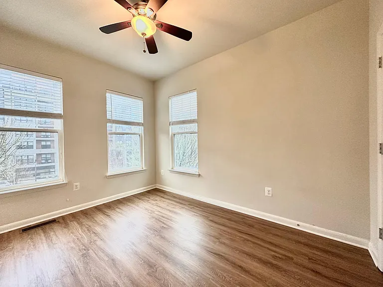 127 Decoverly Dr — Photo 25