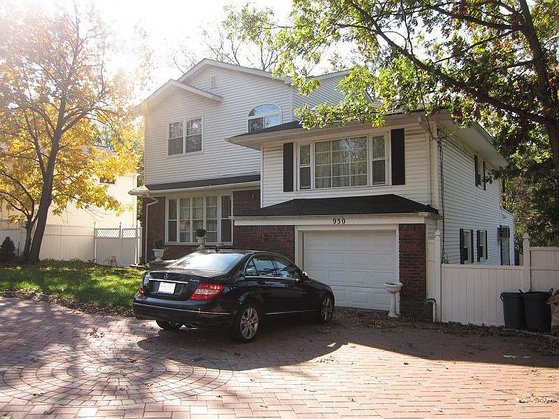 1st image of 930 S Orange Ave