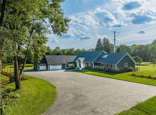 123 Smith Rd, Pleasant Valley, NY 12569