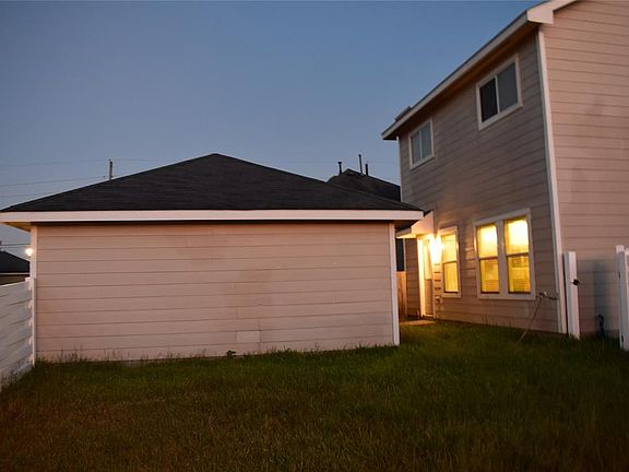 3rd image of 6202 Provident Green Dr