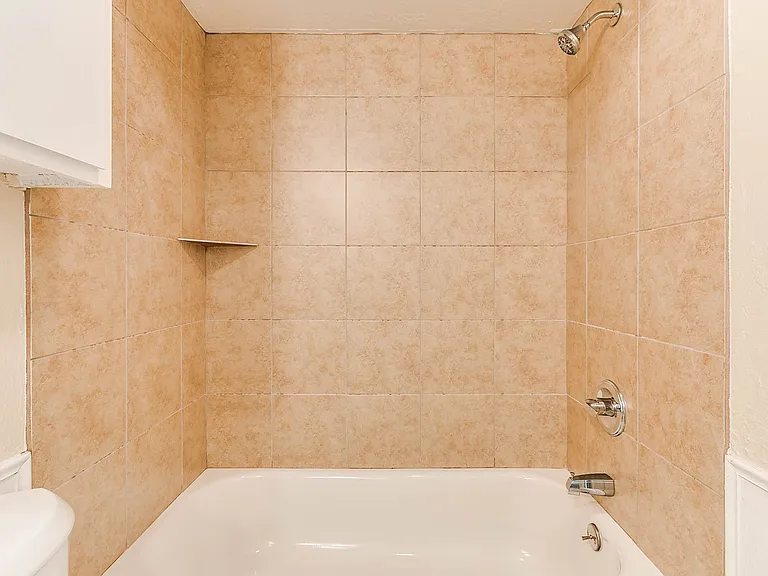 504 N Davis Ave — Photo 14