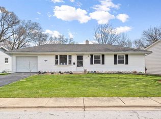 1190 Comet Dr, Aurora, IL 60505