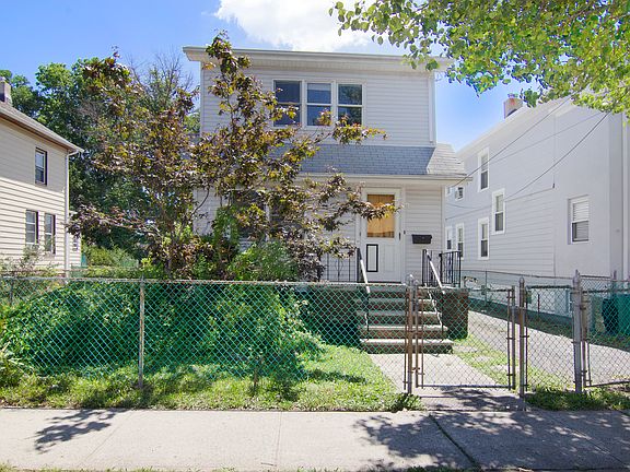 3rd image of 444 Cortlandt St