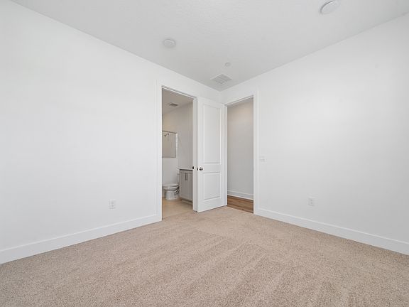 5th image of 15441 Hamlin Park Dr