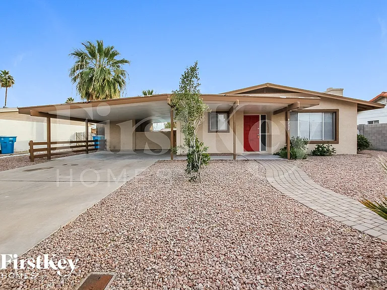 4237 W Brown St — Photo 1