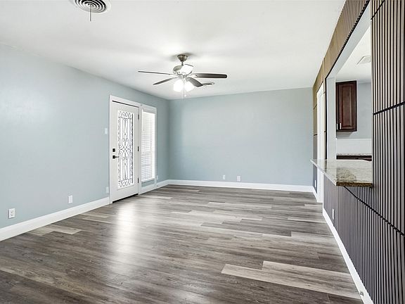 3rd image of 705 Vine St