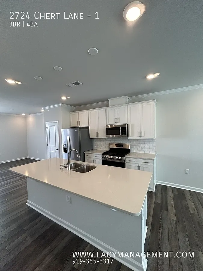 3 bed, 3.5 bath, 1733 sqft, $1,845 — Photo 3