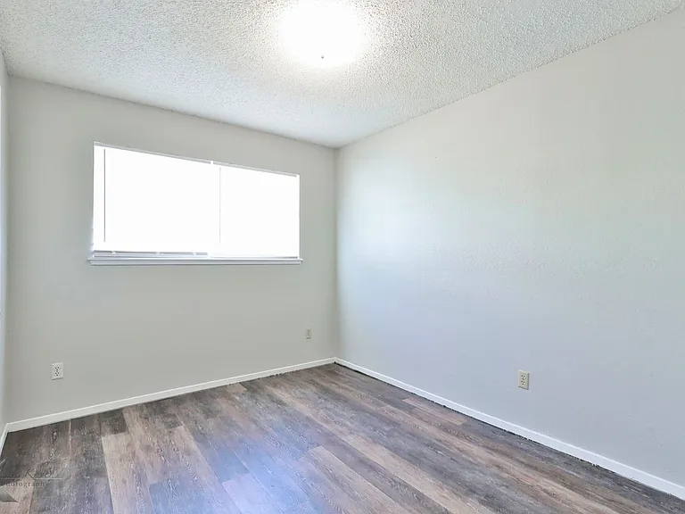 419 Somerset Pl — Photo 16