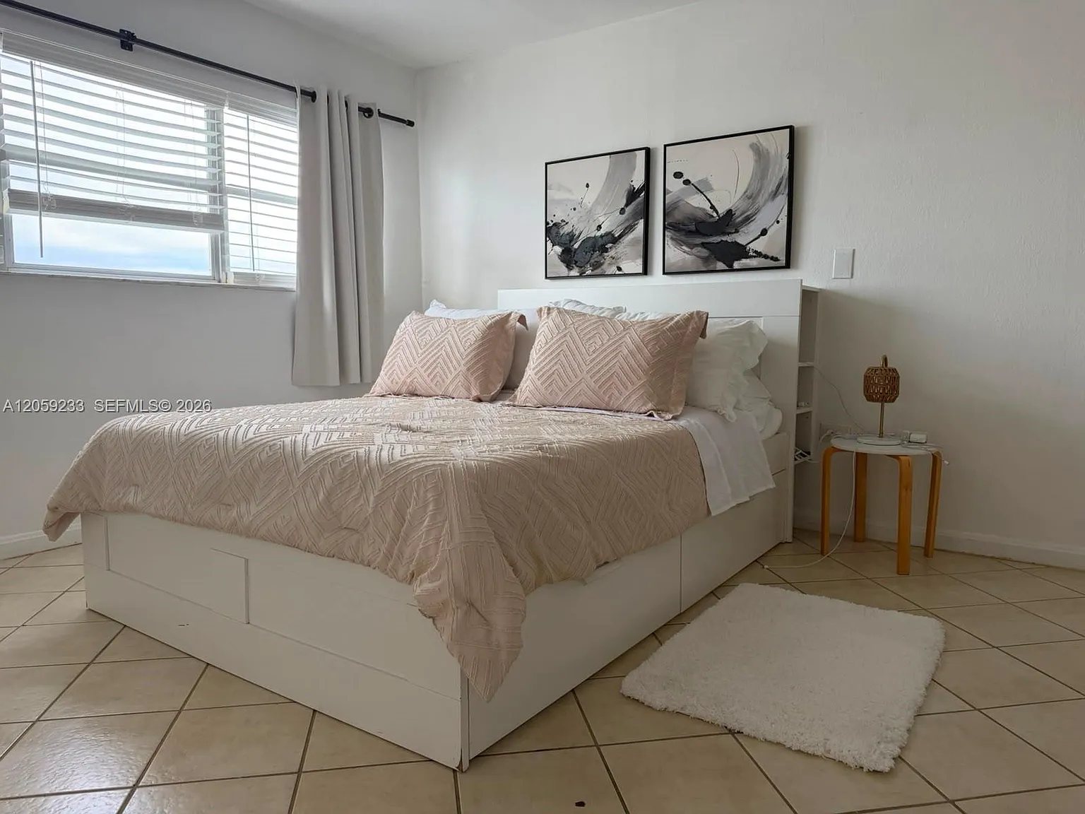 Octagon Towers I Condo — Photo 3