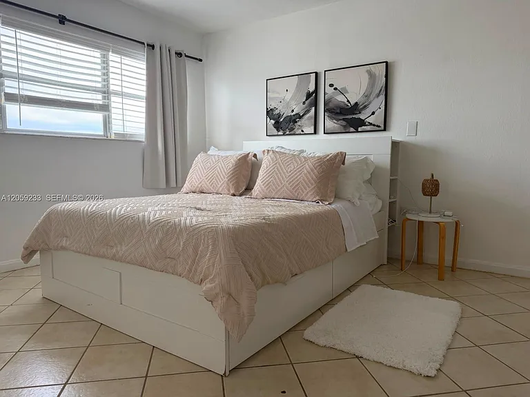1881 Washington Ave #10F — Photo 3