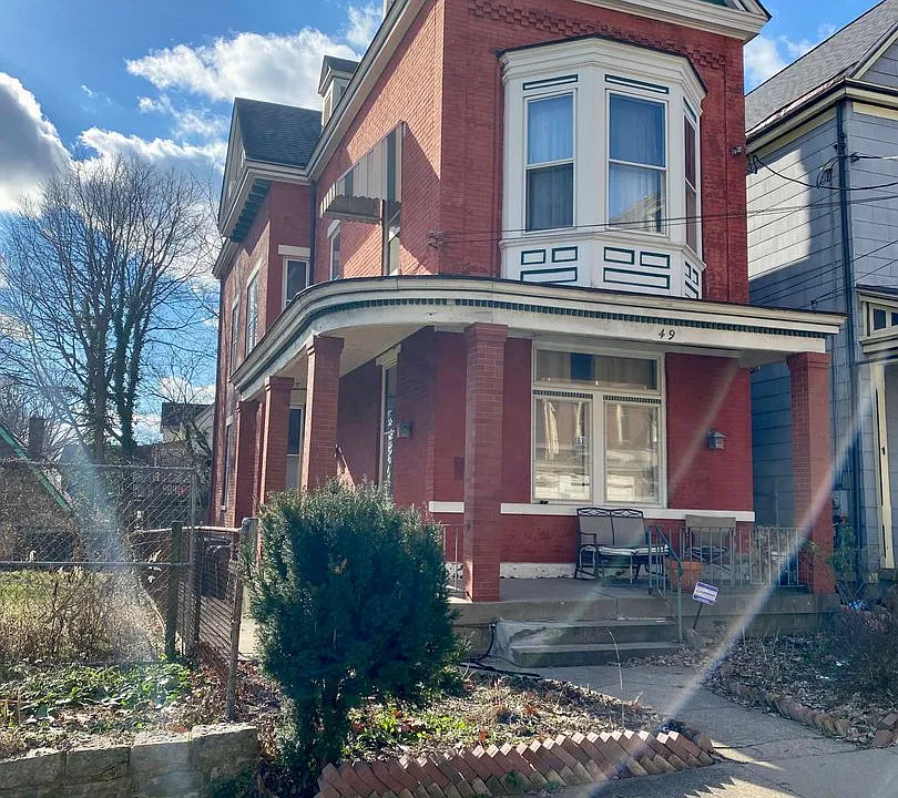 49 Parker St