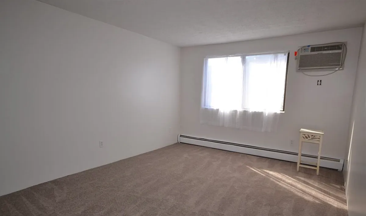 Building Photo - 545 Calef Rd #1