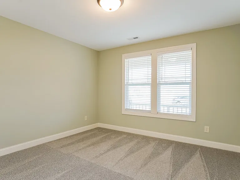 954 Airedale Trl — Photo 12