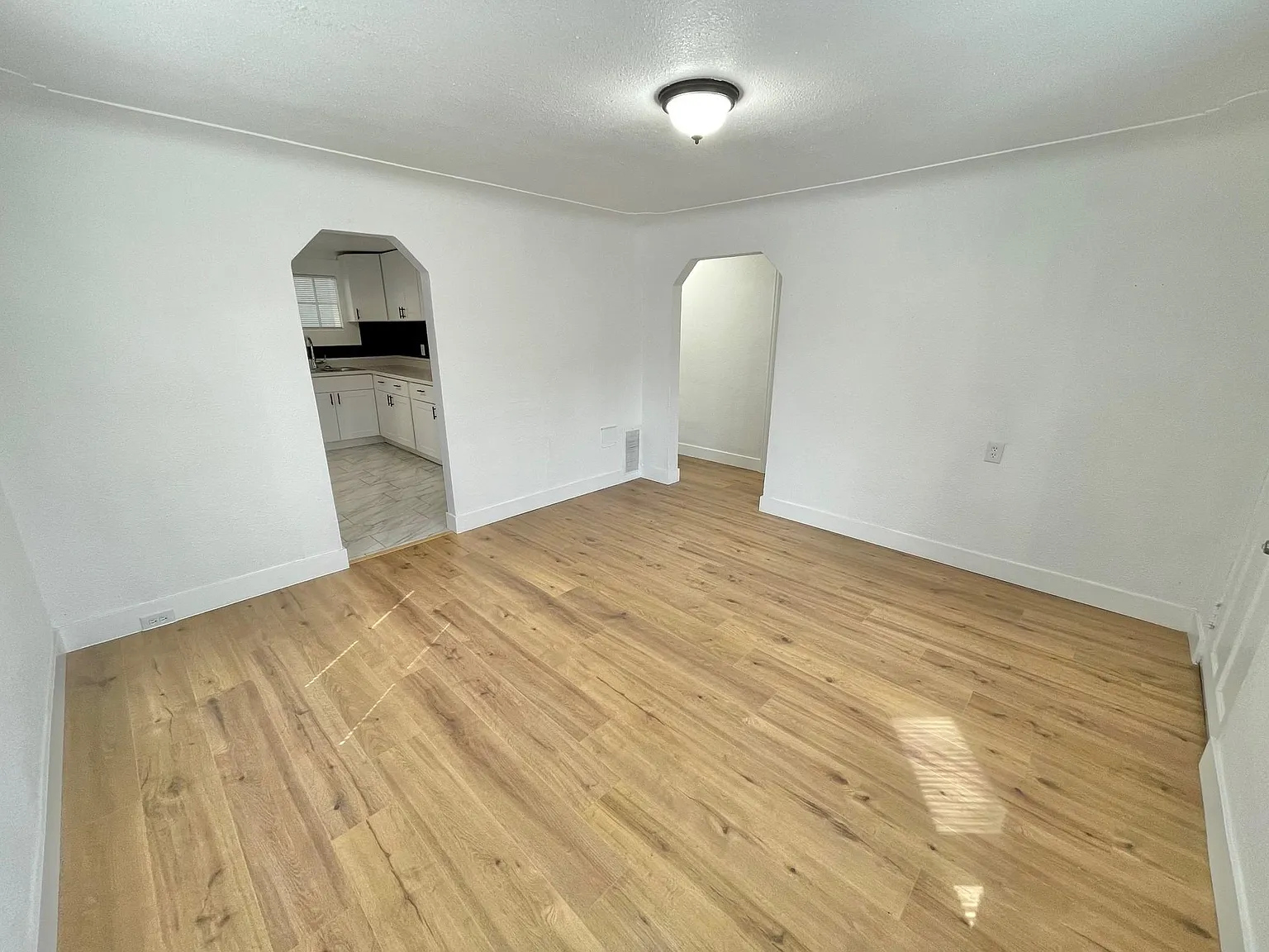 3 bed, 1426 sqft, $2,700 — Photo 3
