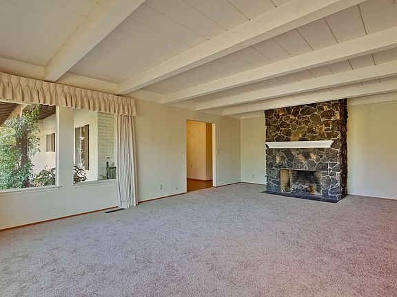 Living Room 4_mls_11262015