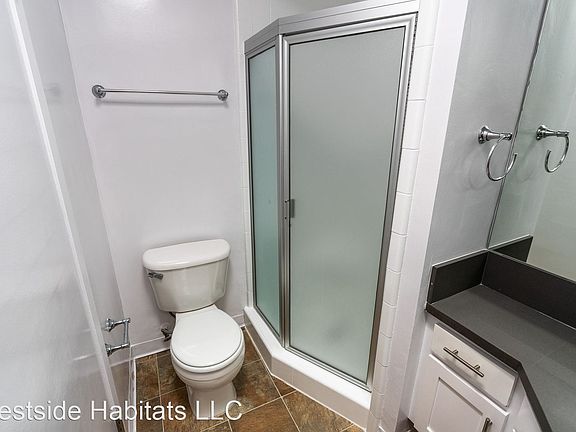 4th image of 1371 S Beverly Glen Blvd APT 106