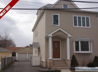 110 Mercer St, Wallington, NJ 07057