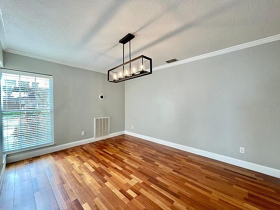 5th image of 4625 Cloverlawn Dr