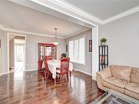 5th image of 48 Osgoode St