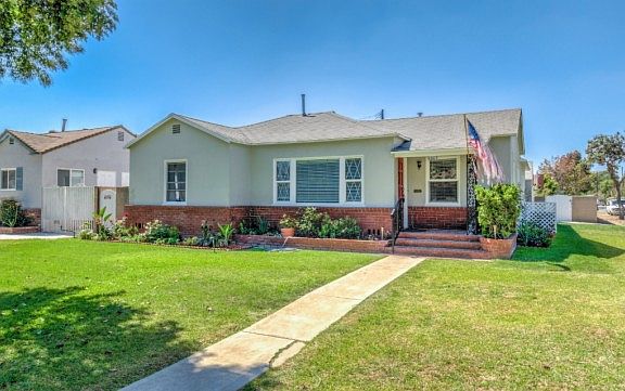 4th image of 4863 Hazelbrook Ave
