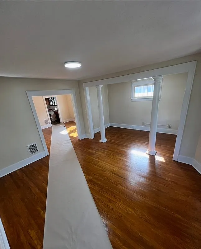 3 bed, 1.0 bath, 1146 sqft, $1,500 — Photo 1