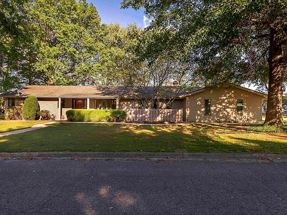 2nd image of 638 Indian Hill Dr