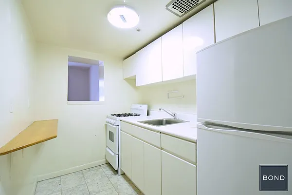 Rented by Bond New York | media 8