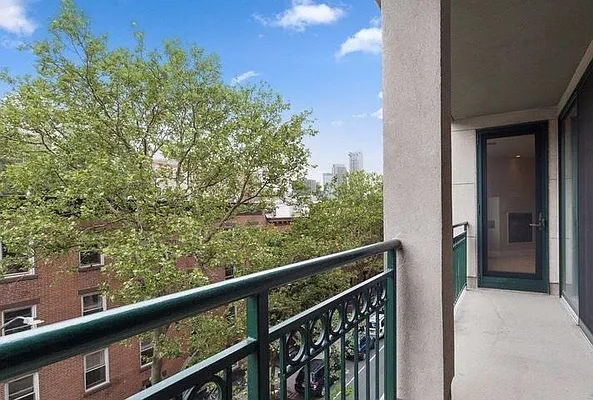 Rented by Compass | media 18