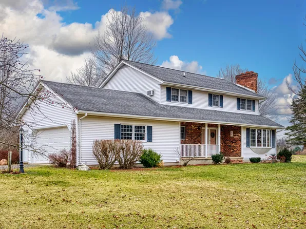 1809 Kane Rd S, Stockbridge, MI 49285