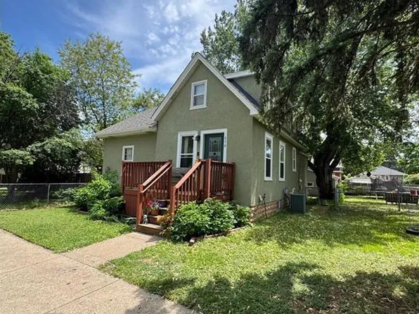 878 Monroe Ct, Saint Paul, MN 55102