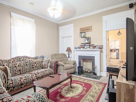 3rd image of 800 Triplett St