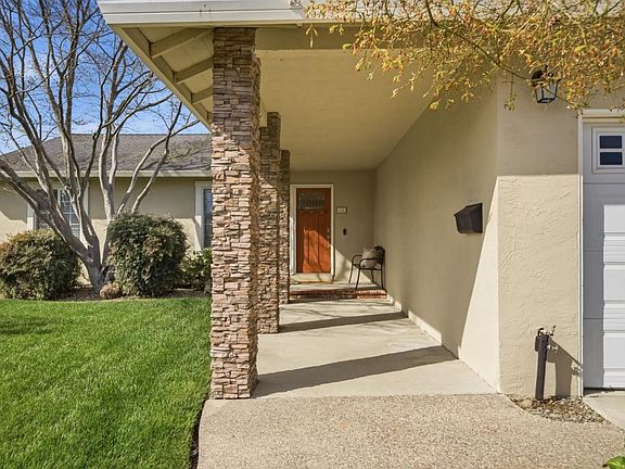 2nd image of 515 Cashew Ct