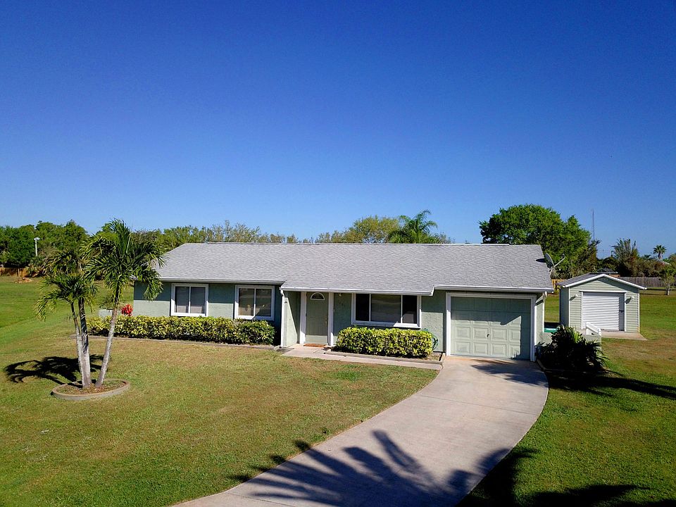 1st image of 1401 SE Escambia Court