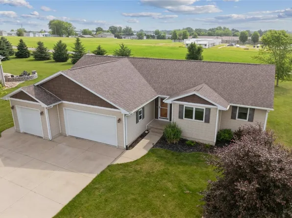 406 S Ave S, Vinton, IA 52349