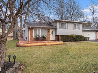 7272 Ideal Ter, Waterford, MI 48329