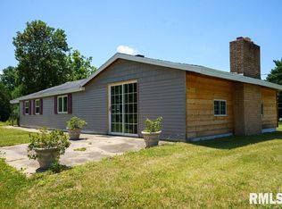 317 Hillside Rd, East Peoria, IL 61611