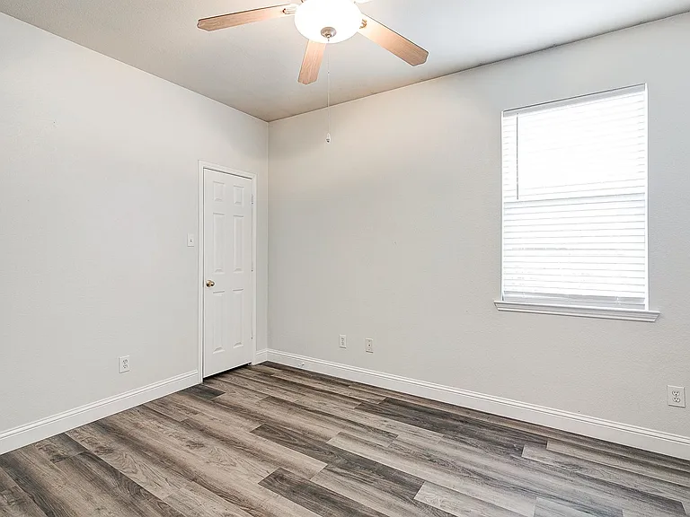2504 Cypress Point Dr — Photo 26