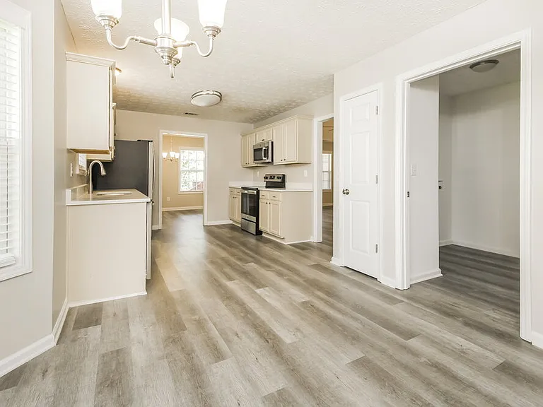 229 Clearwater Dr — Photo 6