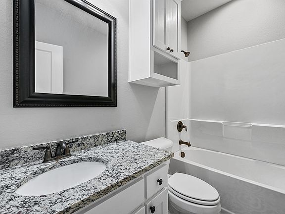 3rd image of 209 Hilre Dr