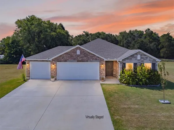 153 Stinson St, Elkins, AR 72727