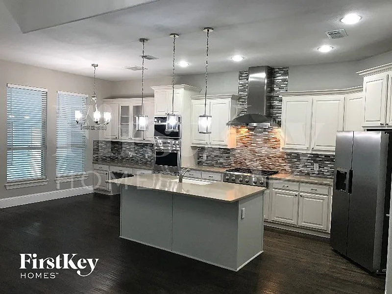 4 bed, 3.5 bath, 2861 sqft, $3,660 — Photo 3