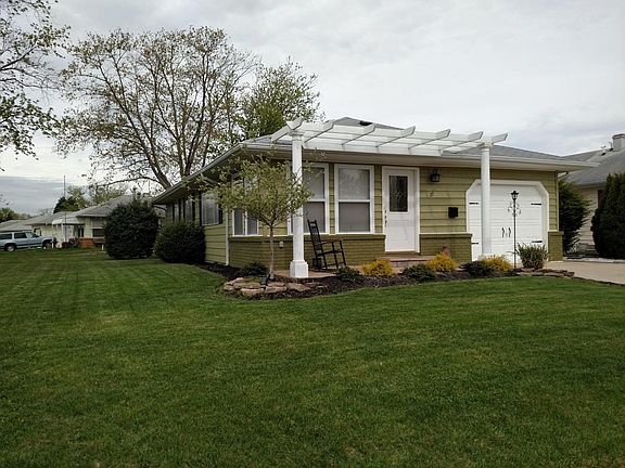 2nd image of 27 Guadeloupe Dr