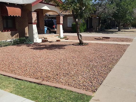 Great curb appeal, low maintenance front yard