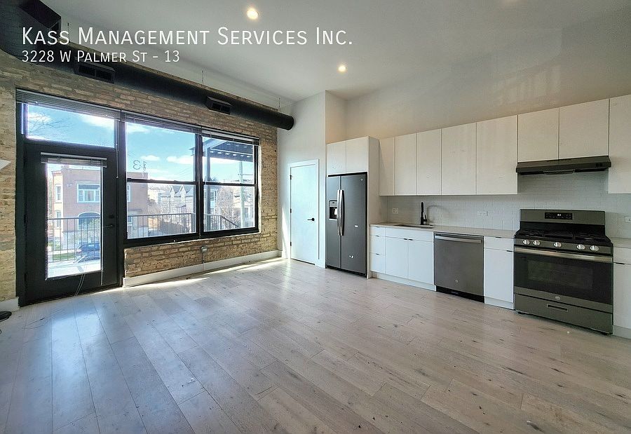 1st image of 3228 W Palmer St #13