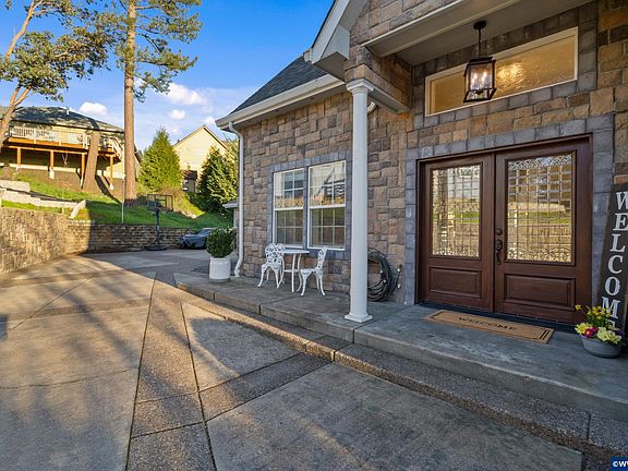 3rd image of 812 Northpoint Loop