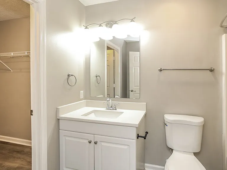 5765 Arlington Dr — Photo 14