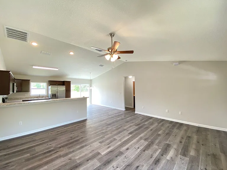 202 Locust Pass Ter — Photo 5